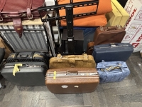 8x Vintage suitcases image 2
